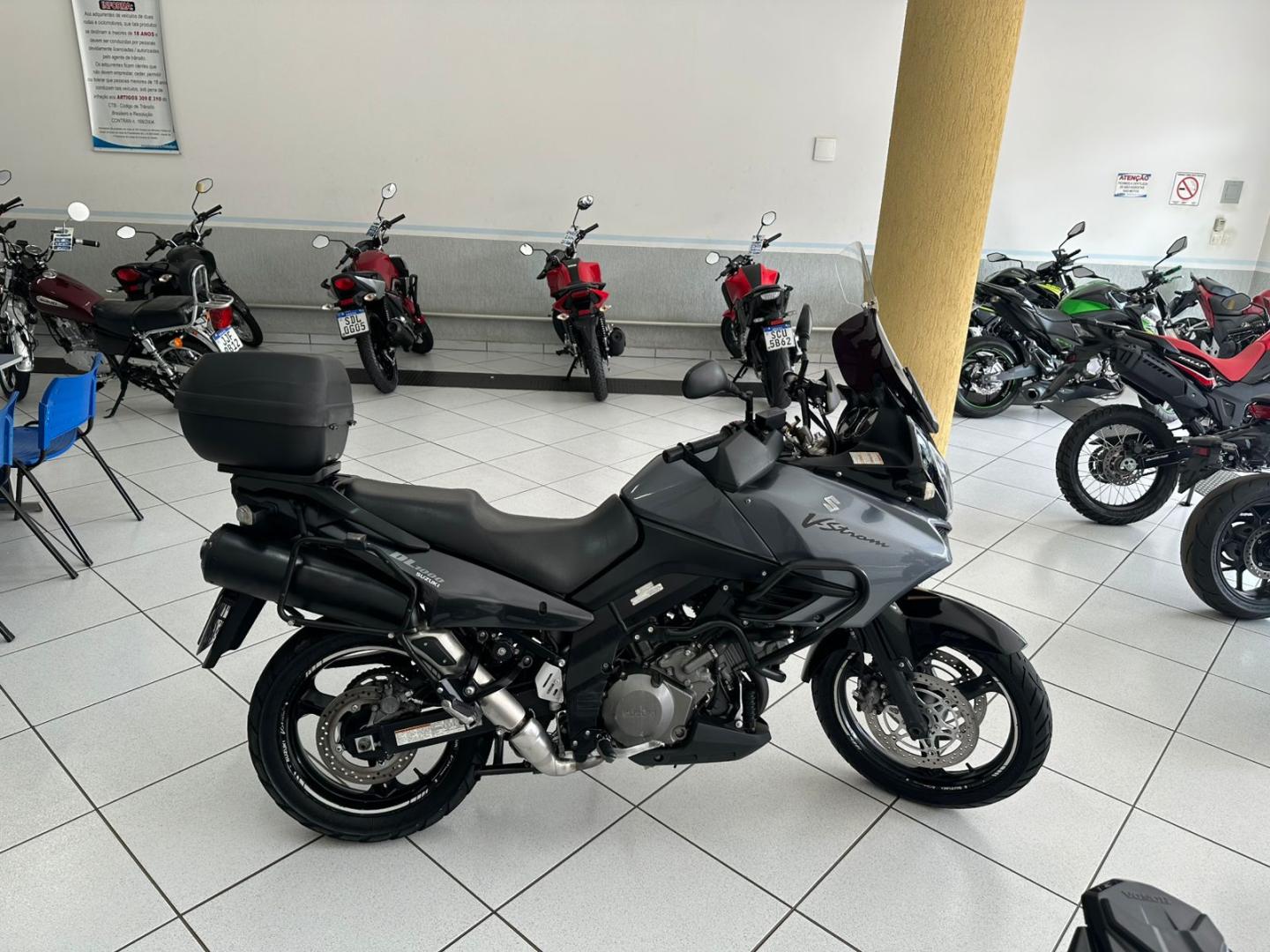 1000 V-STROM image 1