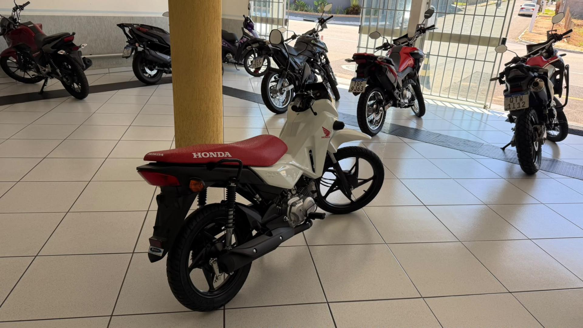 110i image 5