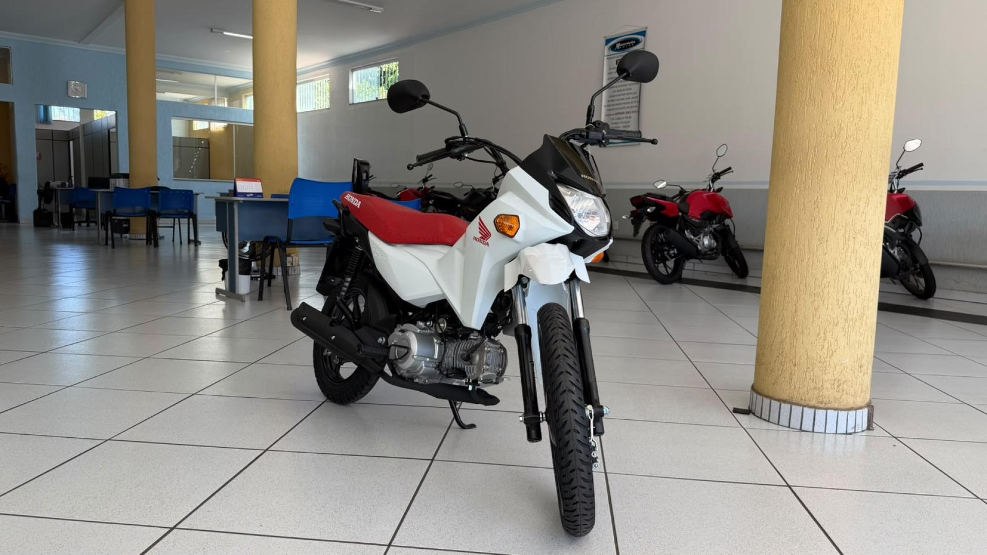 110i image 4