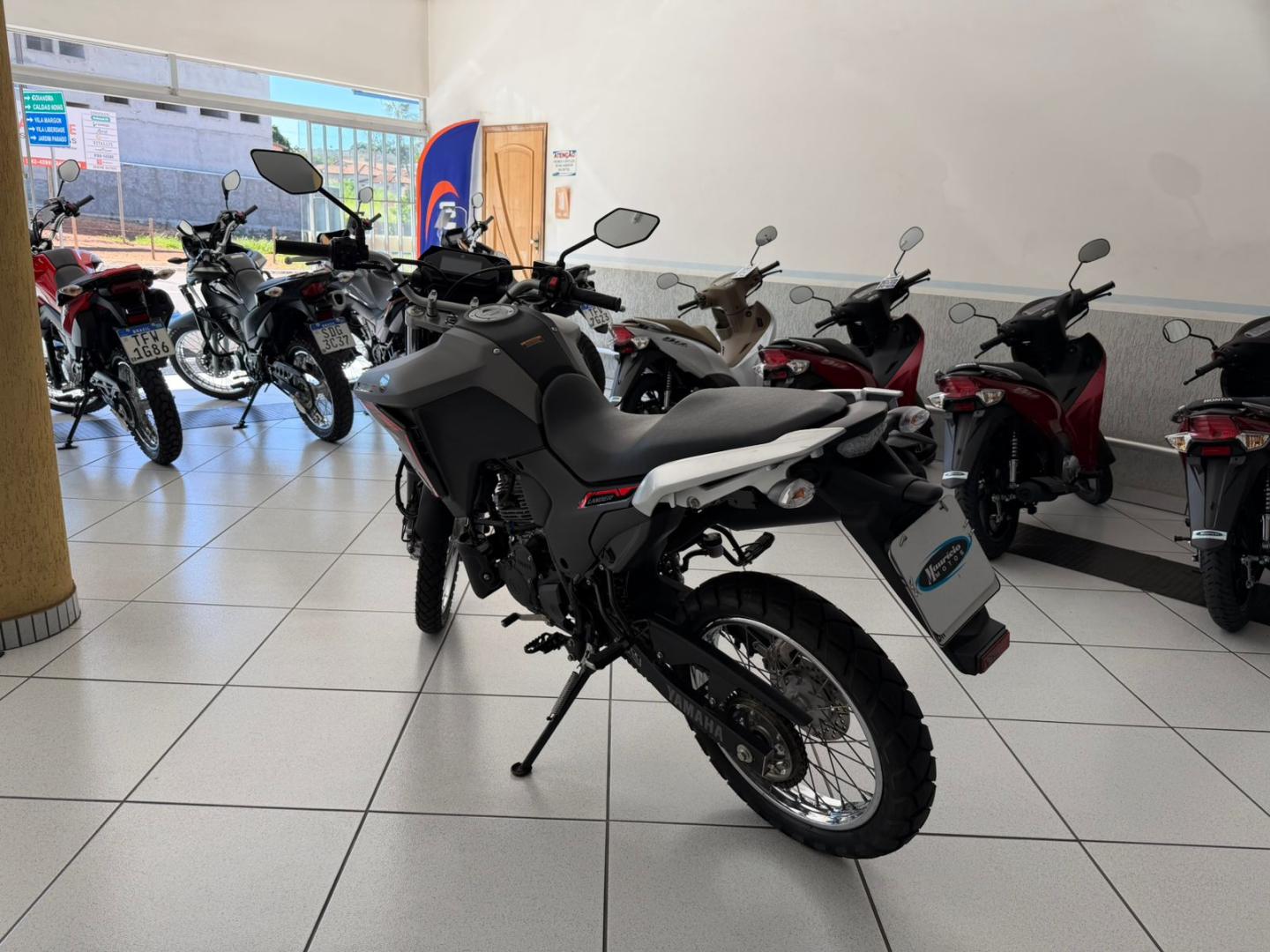 XTZ 250 LANDER  image 6