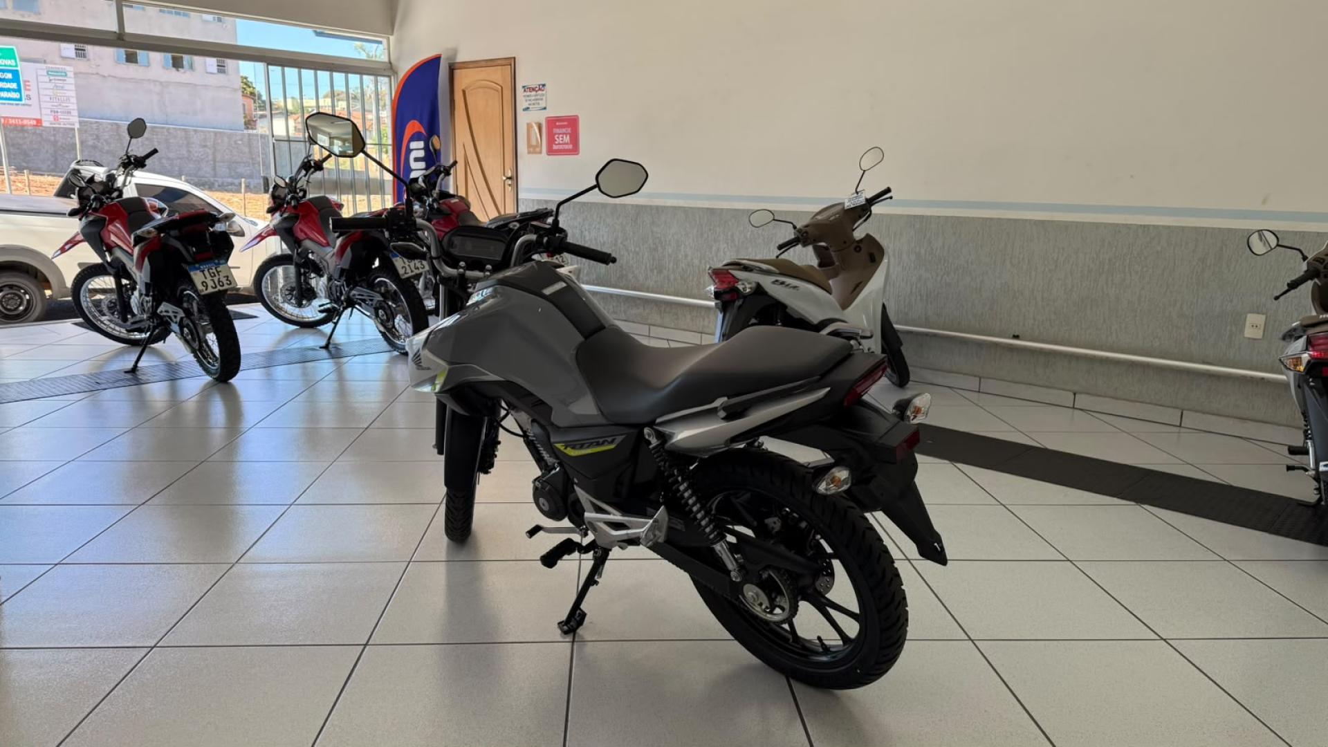 160 TITAN S Flex image 6
