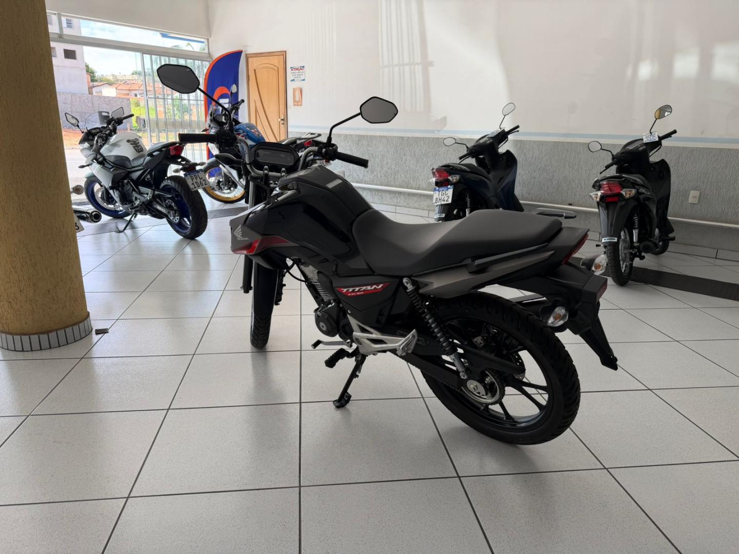 160 TITAN S Flex image 6