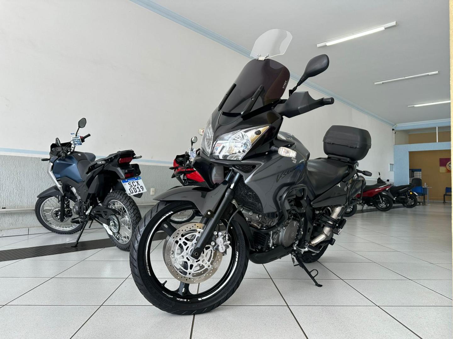 1000 V-STROM image 3