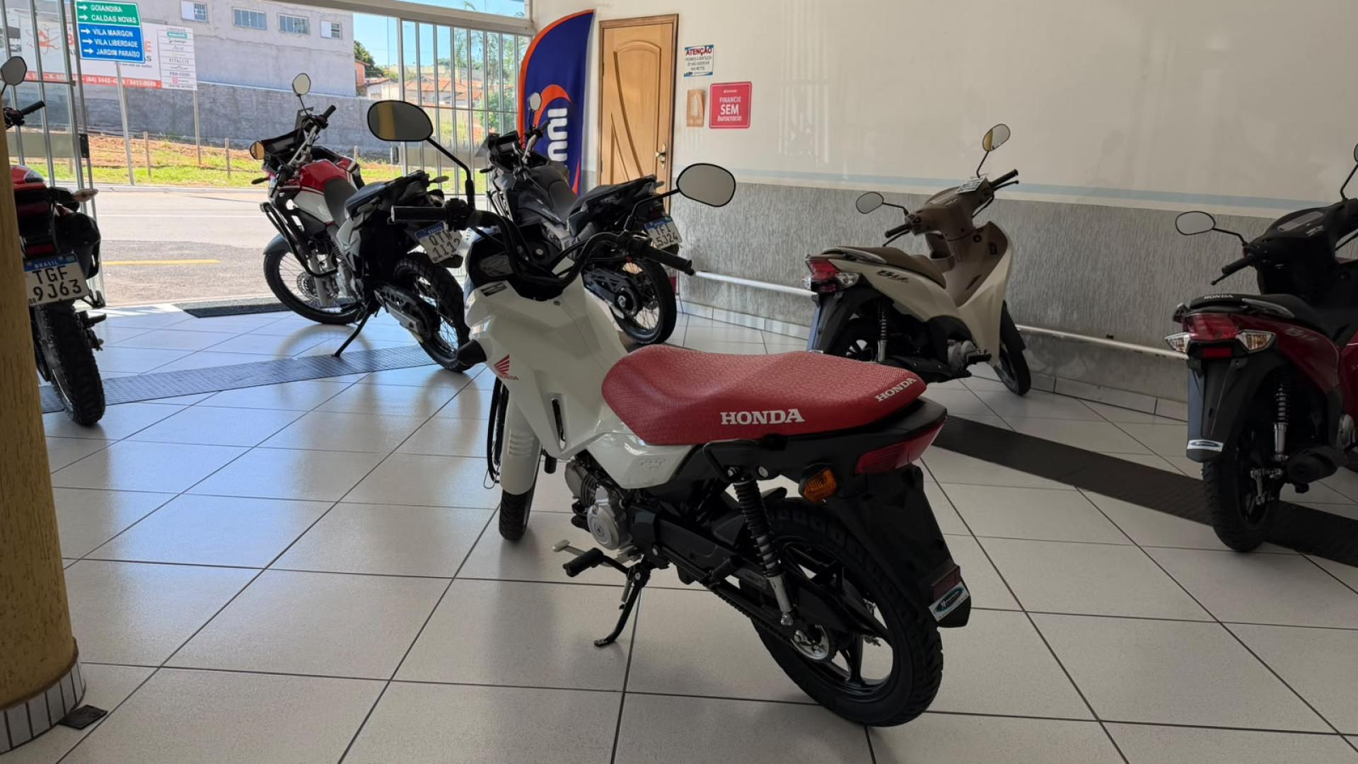 110i image 6