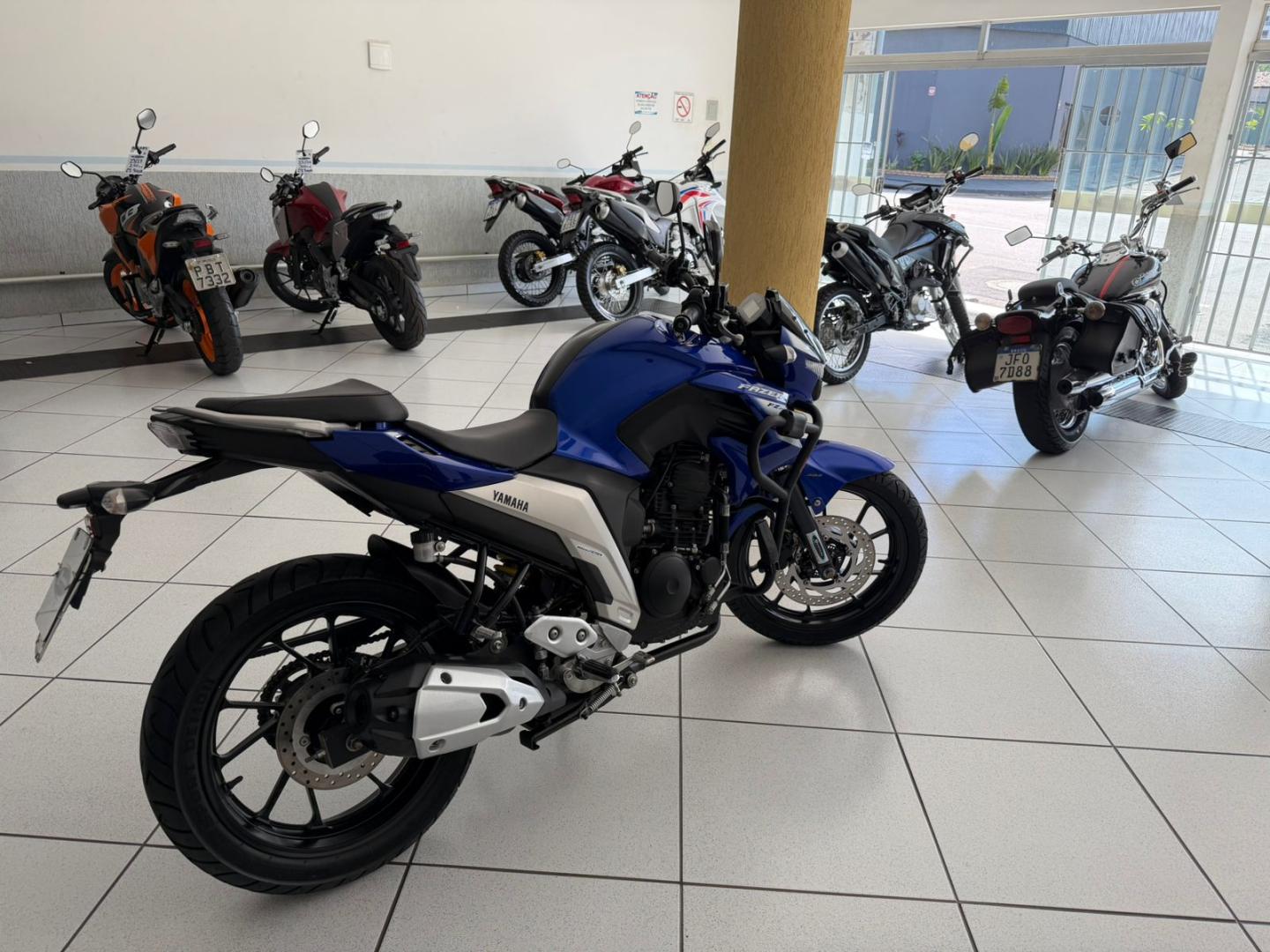 250 FAZER FLEX image 5