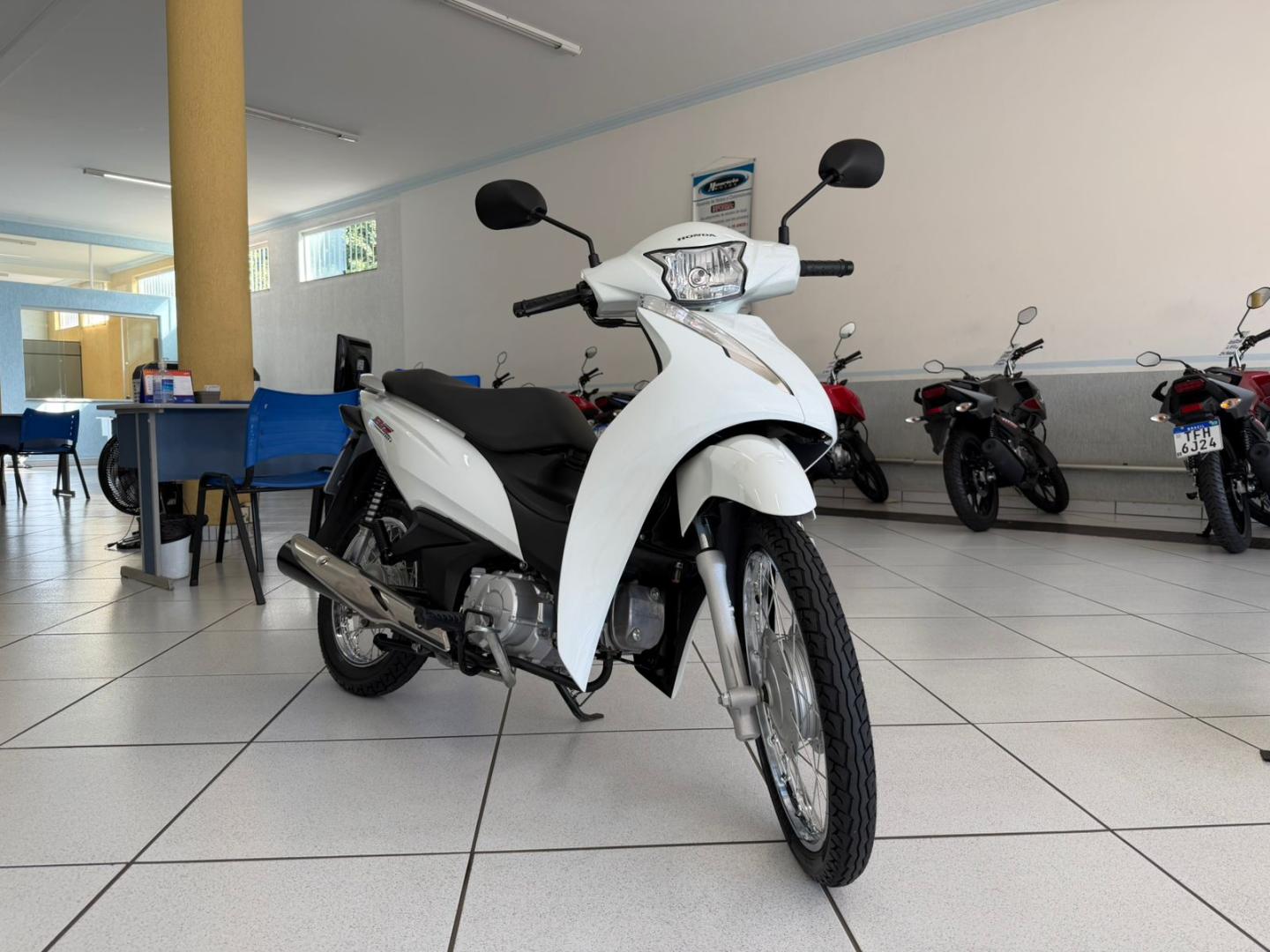 110i image 4