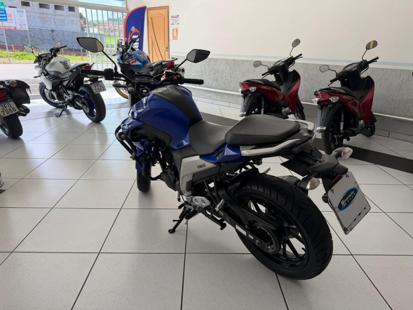 250 FAZER FLEX image 6