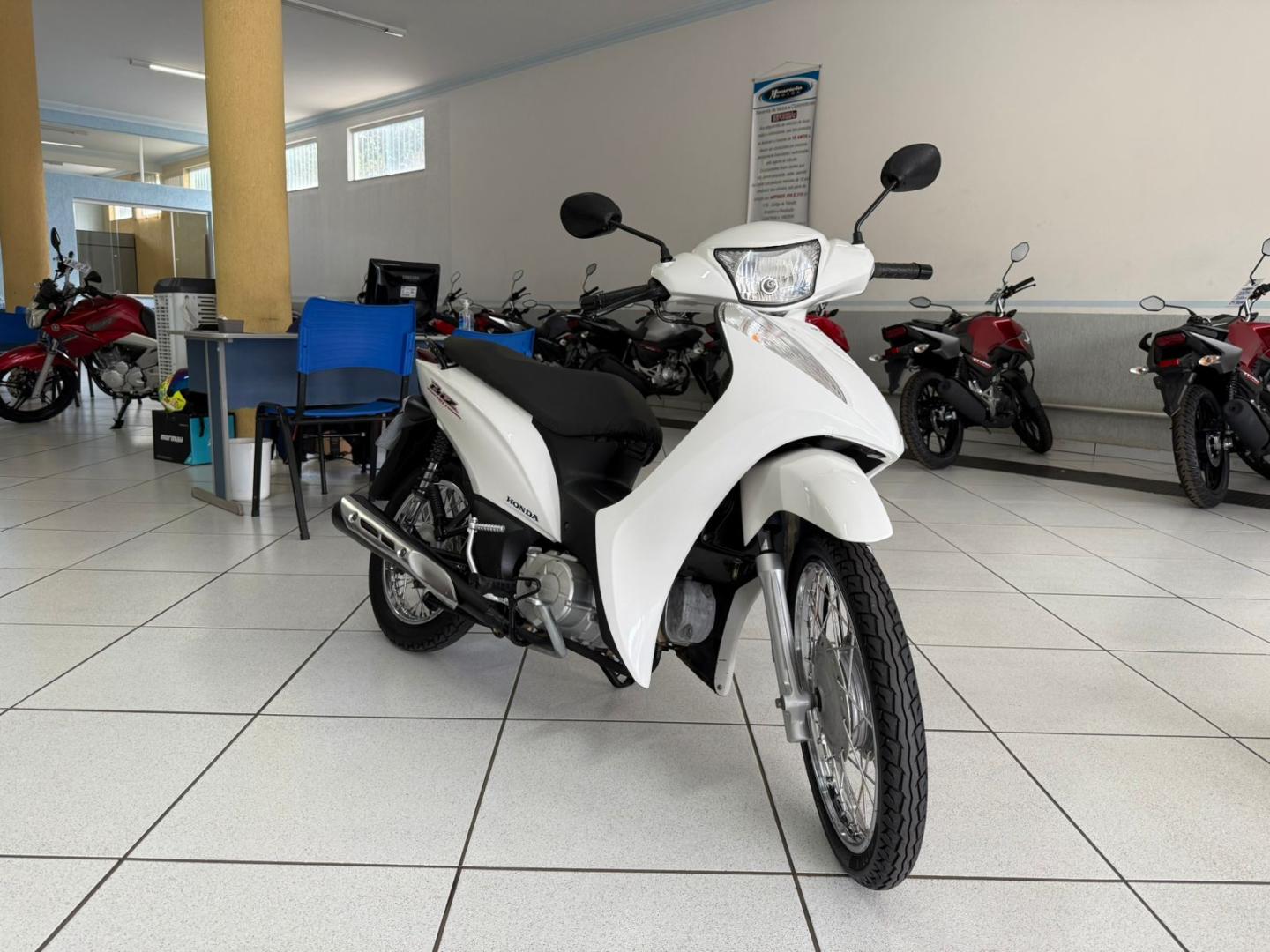 110i image 4