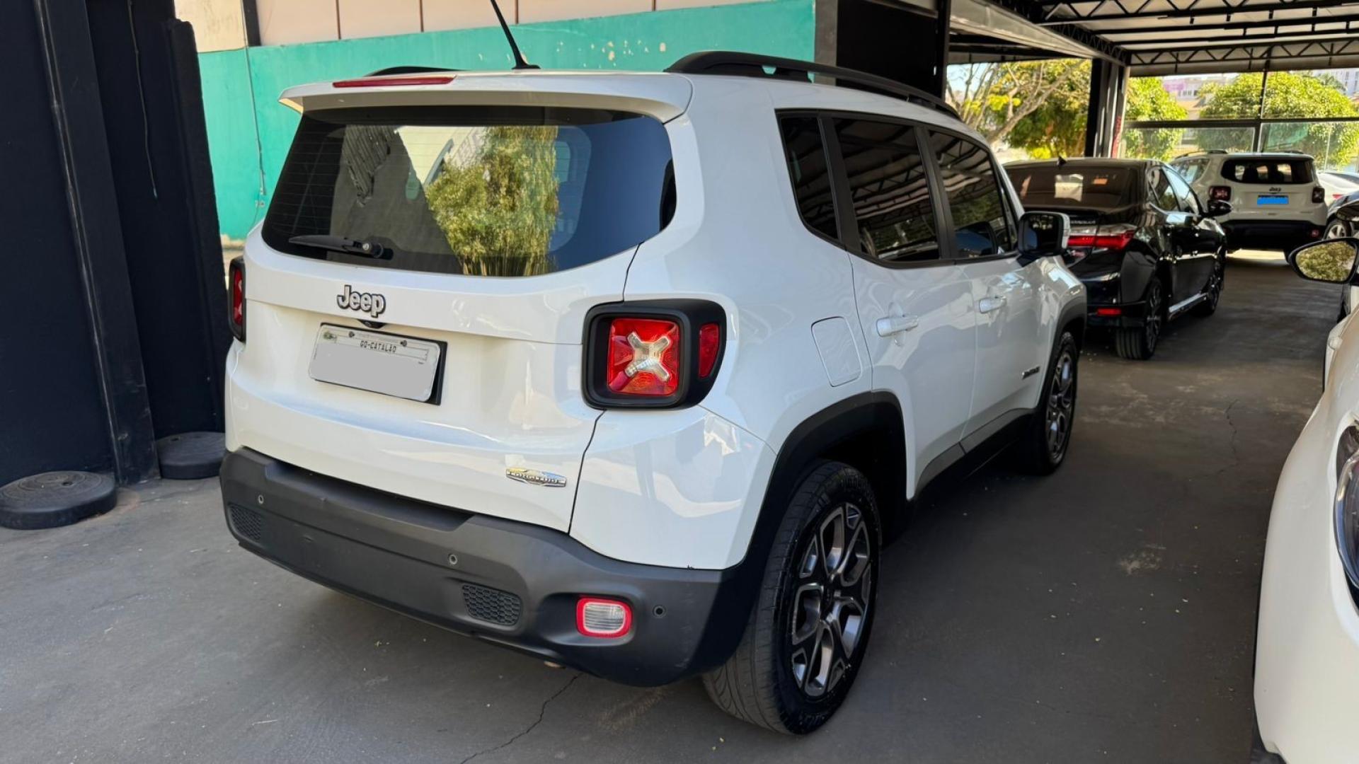 images/vehicles/d94664de54edbbb8b168255bb304f5d2.jpg