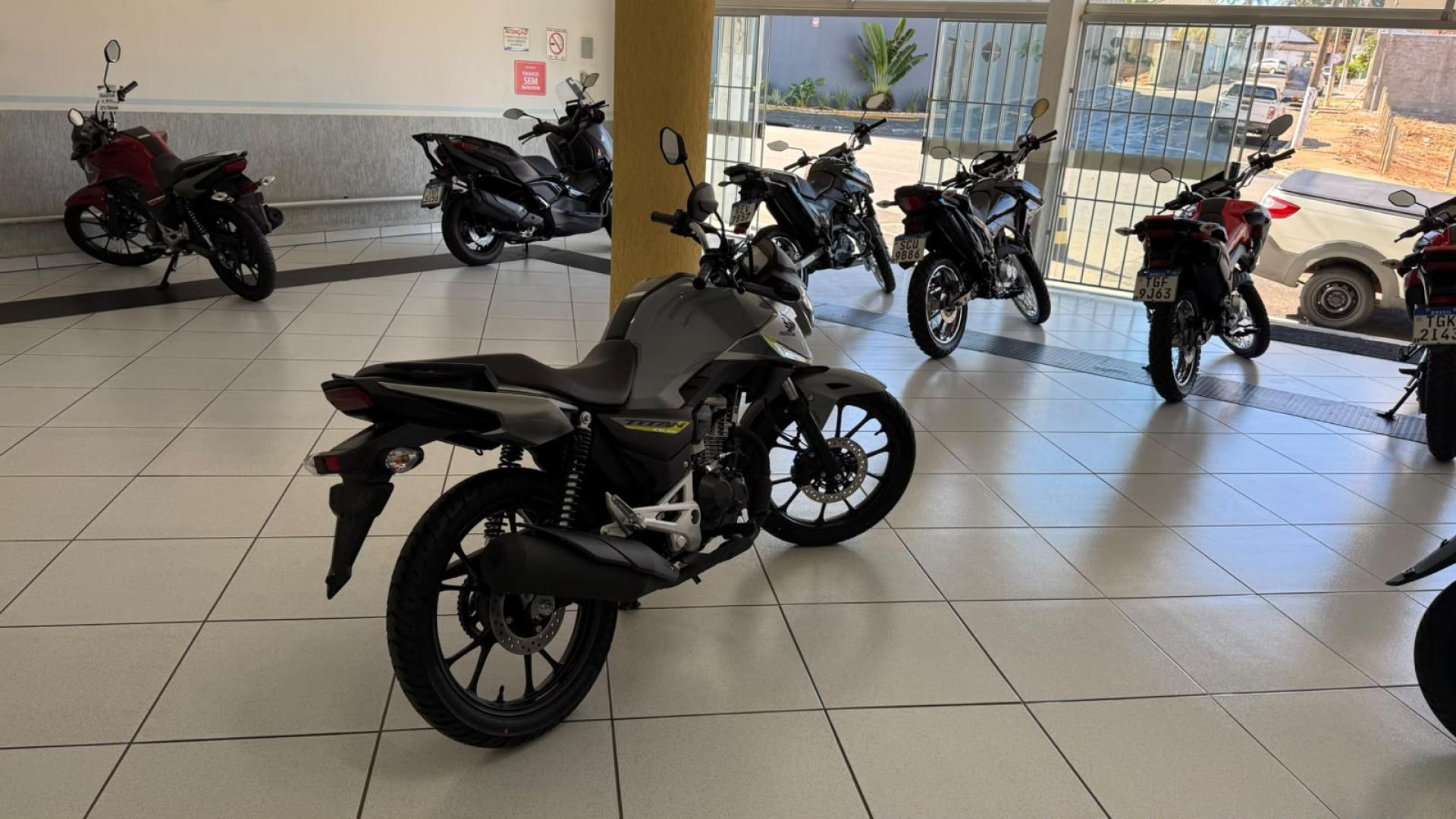 160 TITAN S Flex image 5