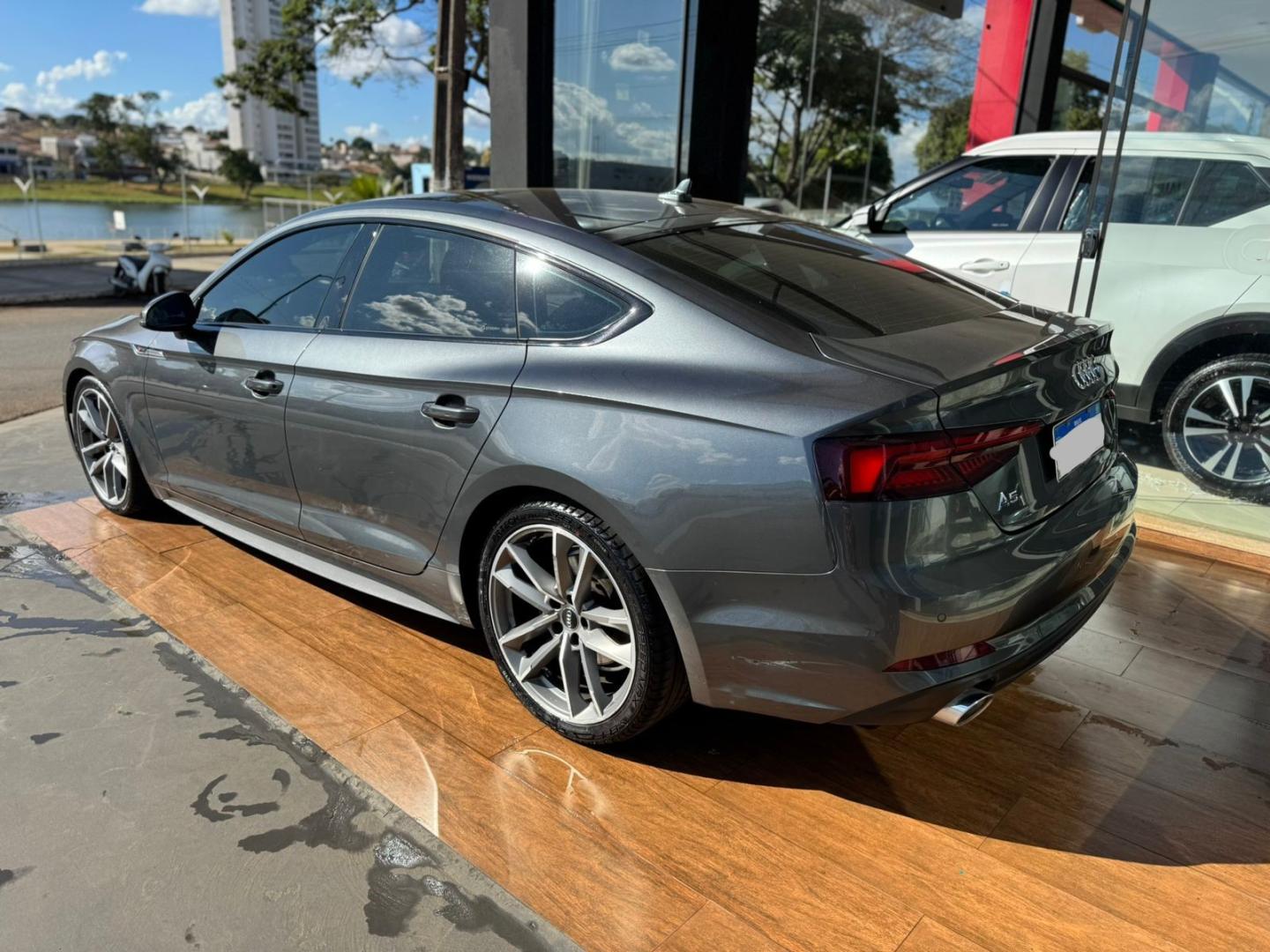 images/vehicles/e8dbc8ded0720ec8d0b9bc09a767e03b.jpg