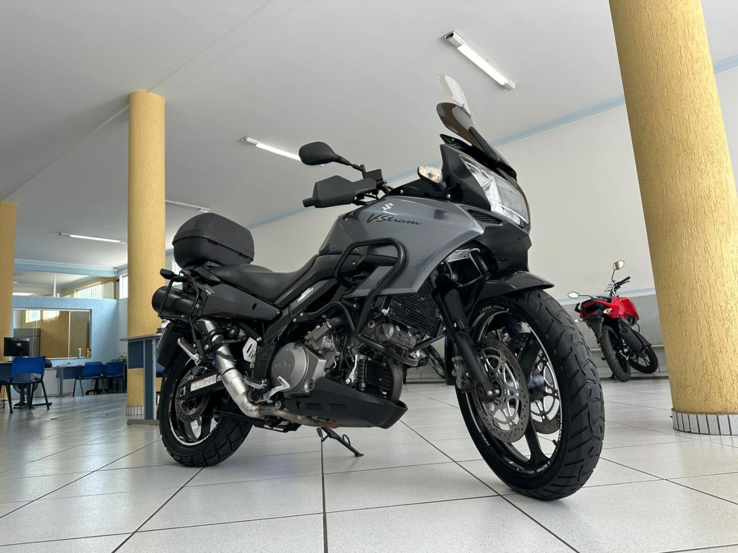 1000 V-STROM image 4